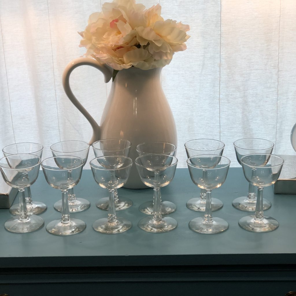 12 Vintage Champagne Glasses AntiquesNavigator — Online Antique Stores